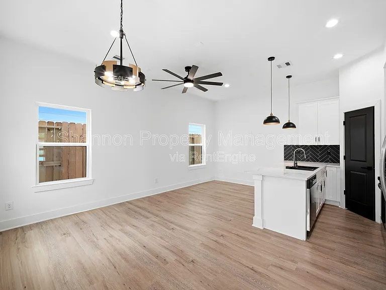 2107 Esther Dr #A — Photo 8
