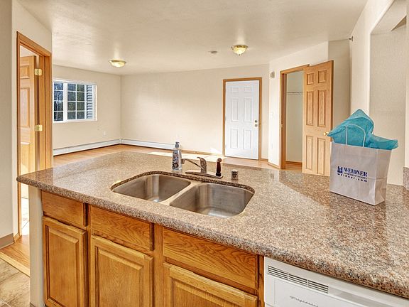 Timber Ridge Apartments - Kitchen