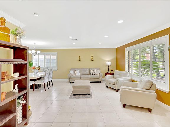 5th image of 6851 Miami Lakeway S