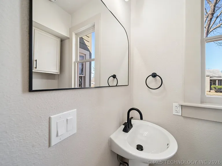 221 W Detroit St — Photo 25