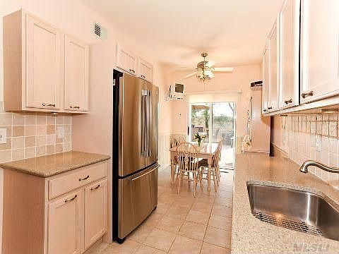 4th image of 127 Cinnamon Ct