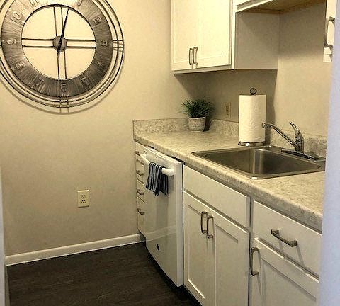 4th image of 755 Meadowbrook Ln #759