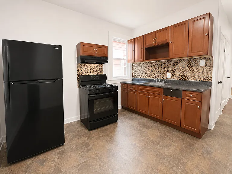 267 Clinton Pl — Photo 1