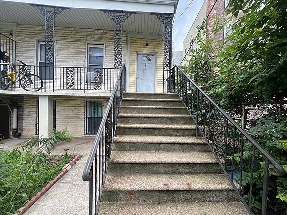 2nd image of 334 Summit Ave Floor 1