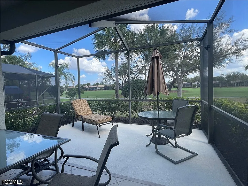 2 bed, 2.0 bath, 1227 sqft, $5,500 — Photo 2
