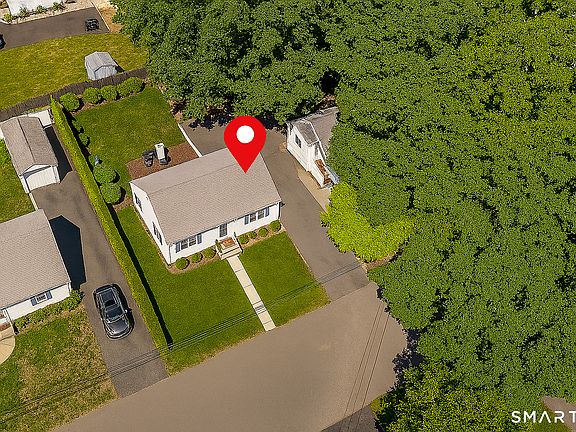 3rd image of 45 Rockwell Avenue