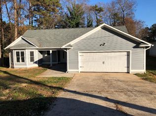 909 Glasgow Dr NW, Lilburn, GA 30047