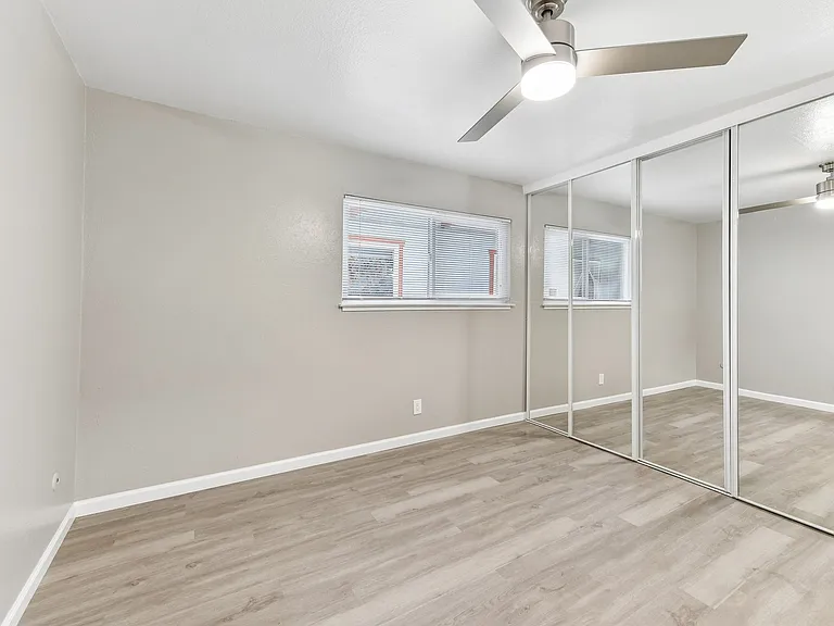 I Street Apartments — Photo 38
