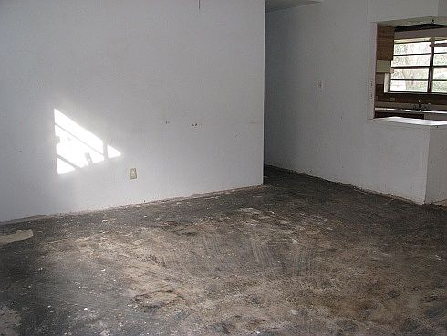 2nd image of 3004 W Mallory St