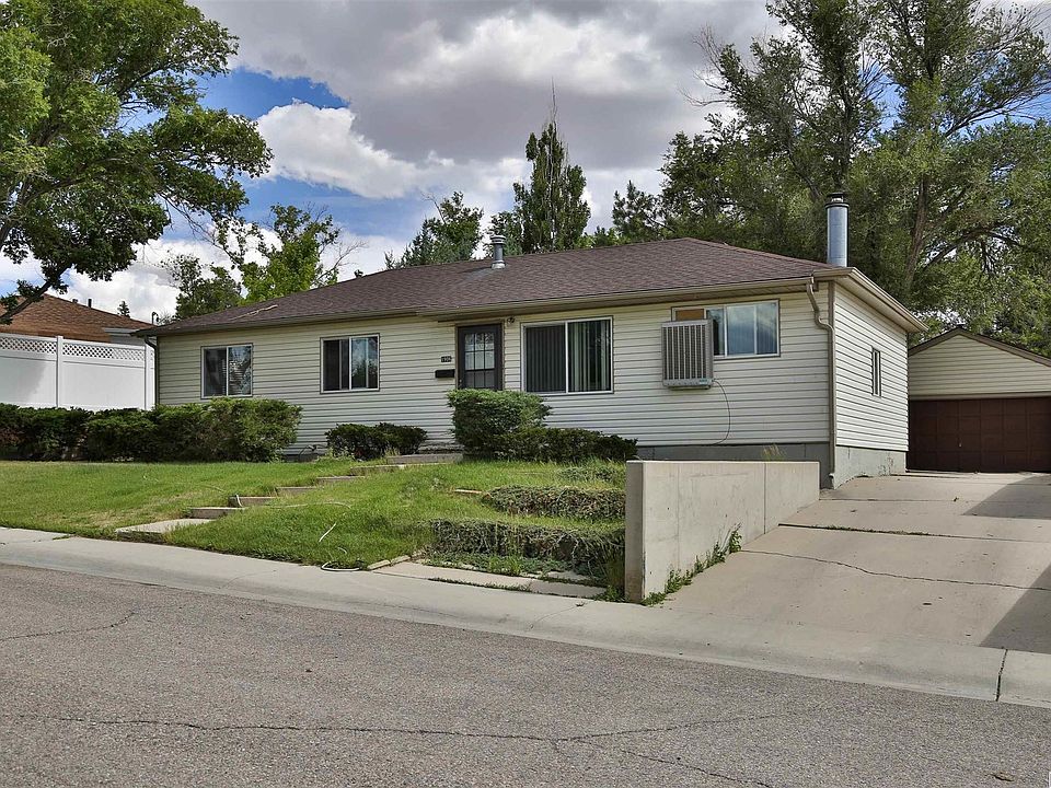 1st image of 1906 Opal St