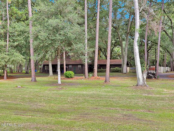 2nd image of 7913 Briarwood Cir