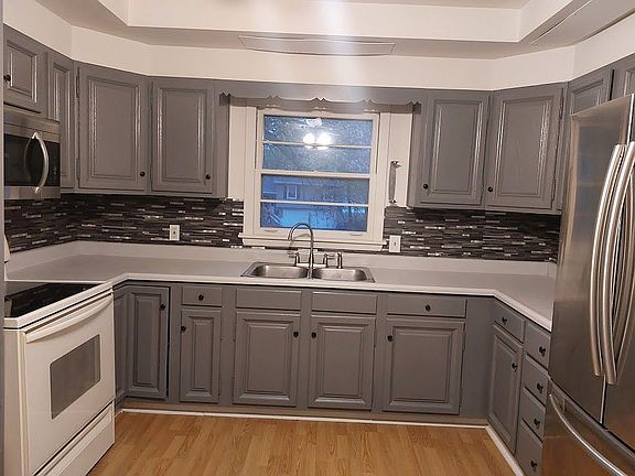 5th image of 1501 Parklane Dr