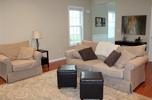 4th image of 17 Kendall Ct
