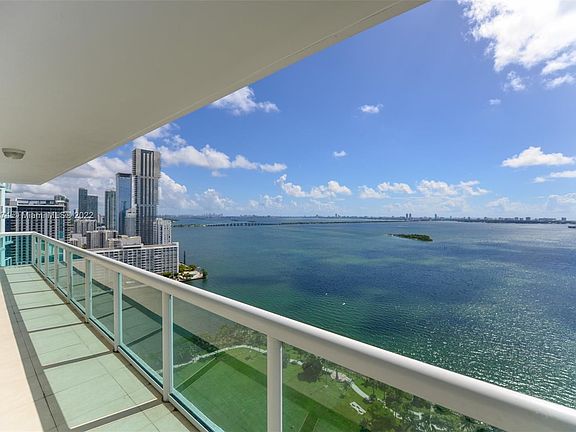 5th image of 1800 N Bayshore Dr APT 2909