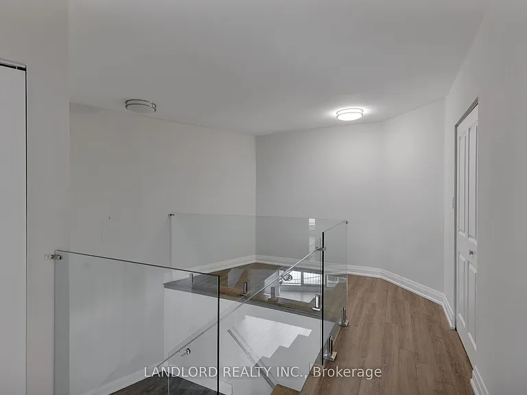 33 Harbour Sq #2208 — Photo 21