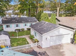 5525 Cozy Point Dr, Newaygo, MI 49337