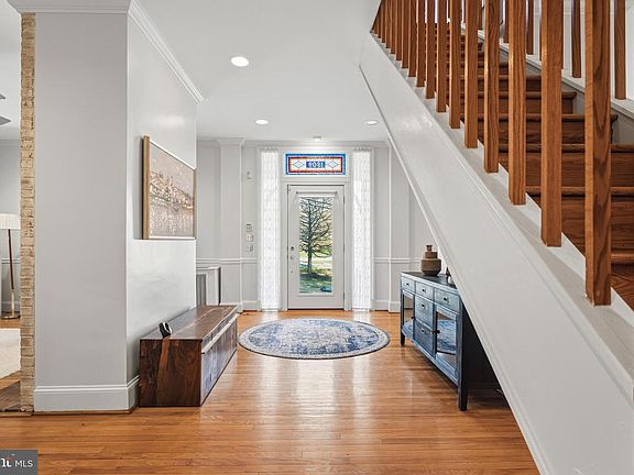 5th image of 1809 Thornbury Rd