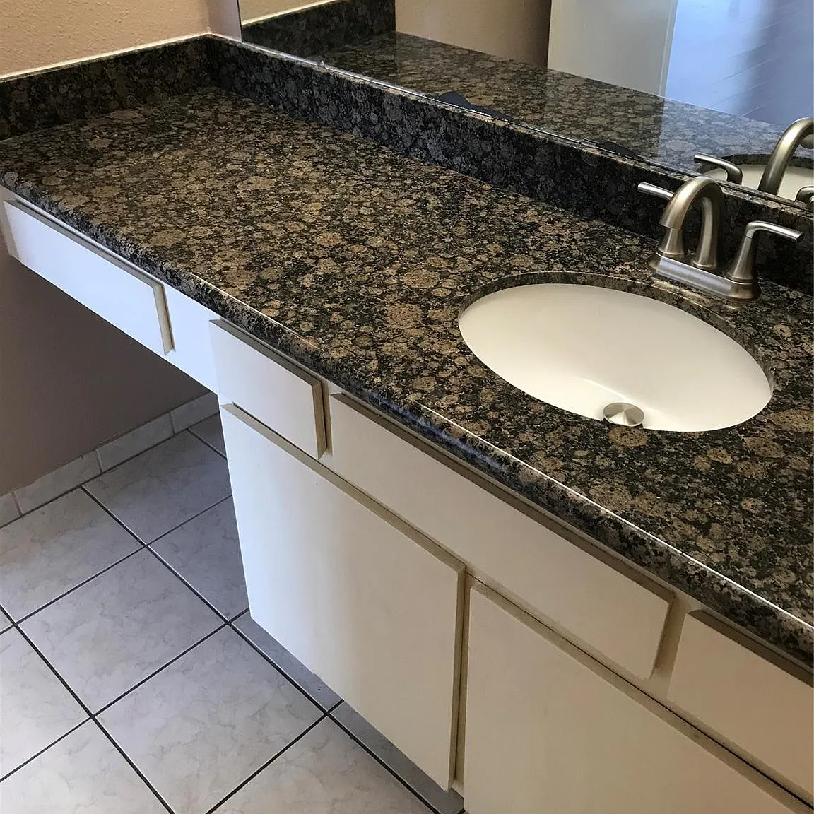 2 bed, 1.0 bath, 948 sqft, $1,250 — Photo 2