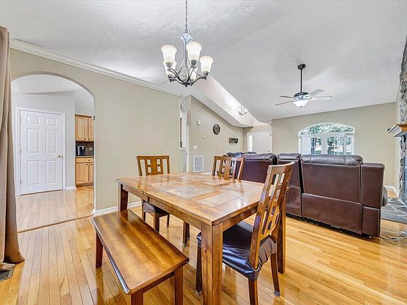 5th image of 1425 Virginia Ridge Dr