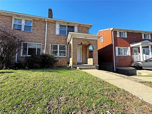 2nd image of 3992 Beechwood Blvd