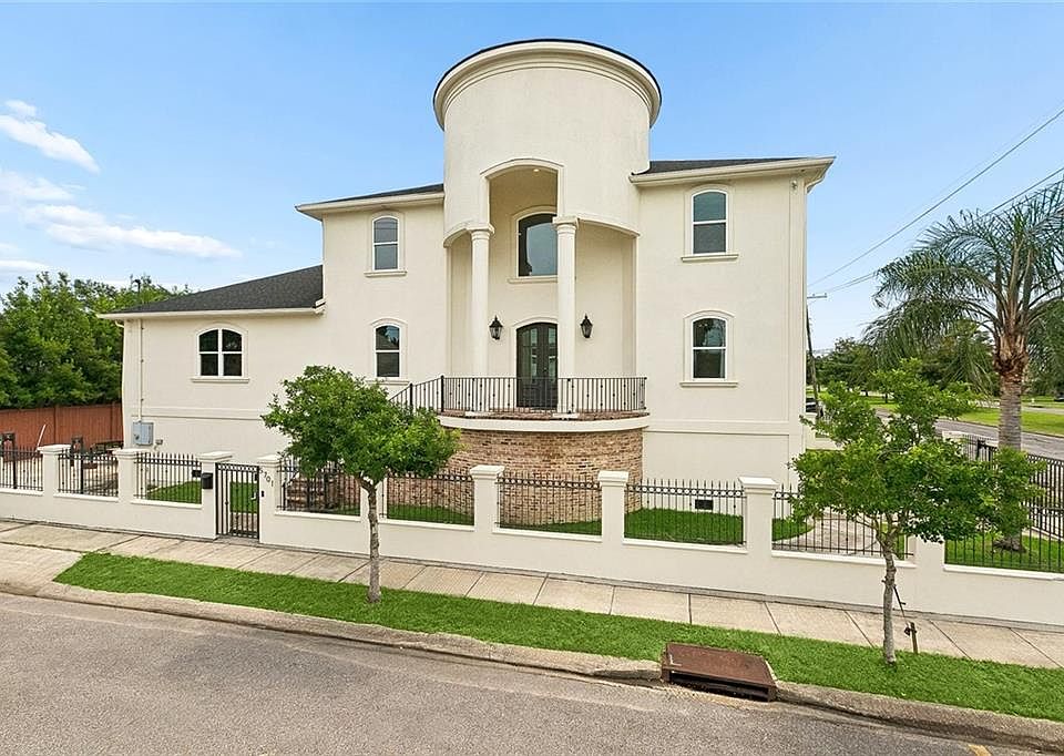 1st image of 5701 Cartier Ave