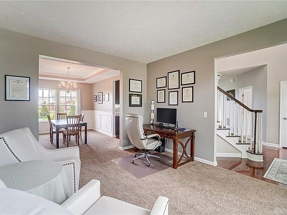 5th image of 9475 Oak Brook Dr