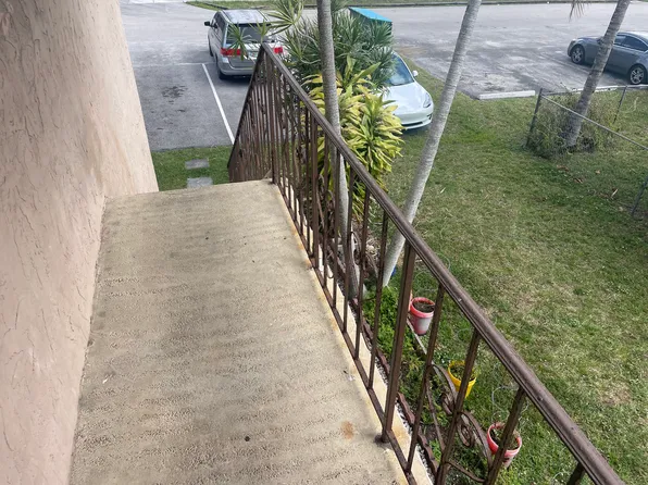 (undisclosed Address), Hollywood, FL 33023