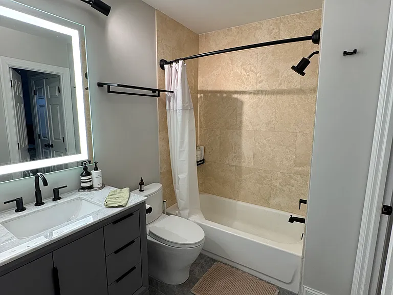 1717 Fitzwater St #B — Photo 13
