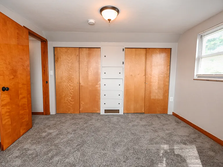 406 Irwin Ln — Photo 25