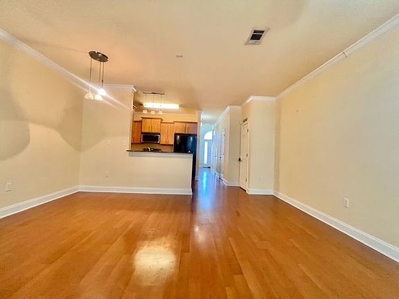 4th image of 528 Valparaiso Pkwy #A