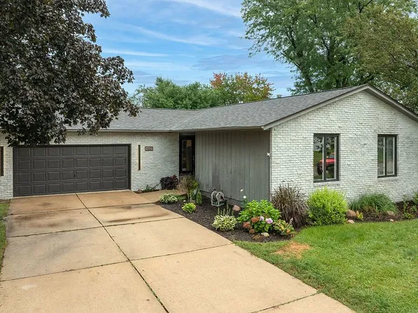 660 Greenfield St NE, Cedar Rapids, IA 52402