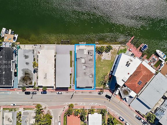 2nd image of 8135 Crespi Blvd