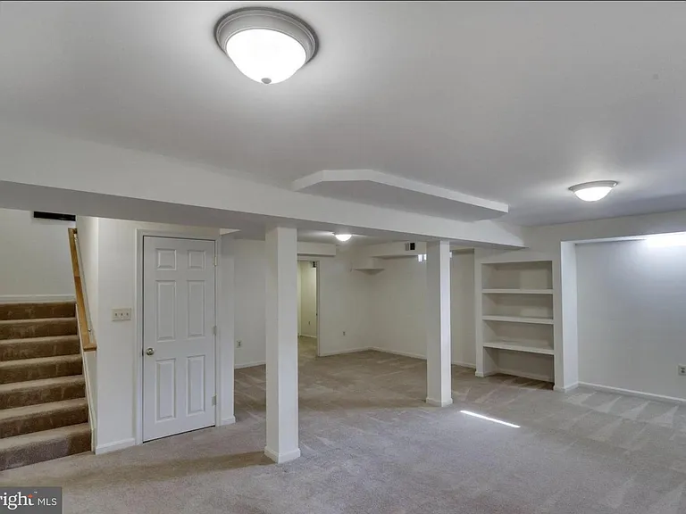 5511 Village Center Dr — Photo 10