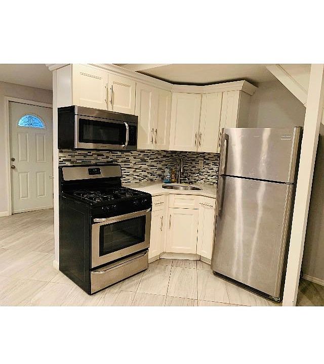 1st image of 2114 Stuart St Floor 1