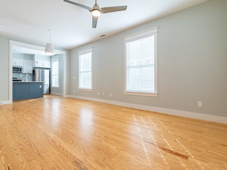 127 E South St — Photo 6