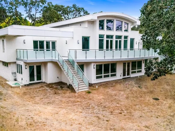 3355 Midland Rd, Oak Bay, BC V8R 6G3