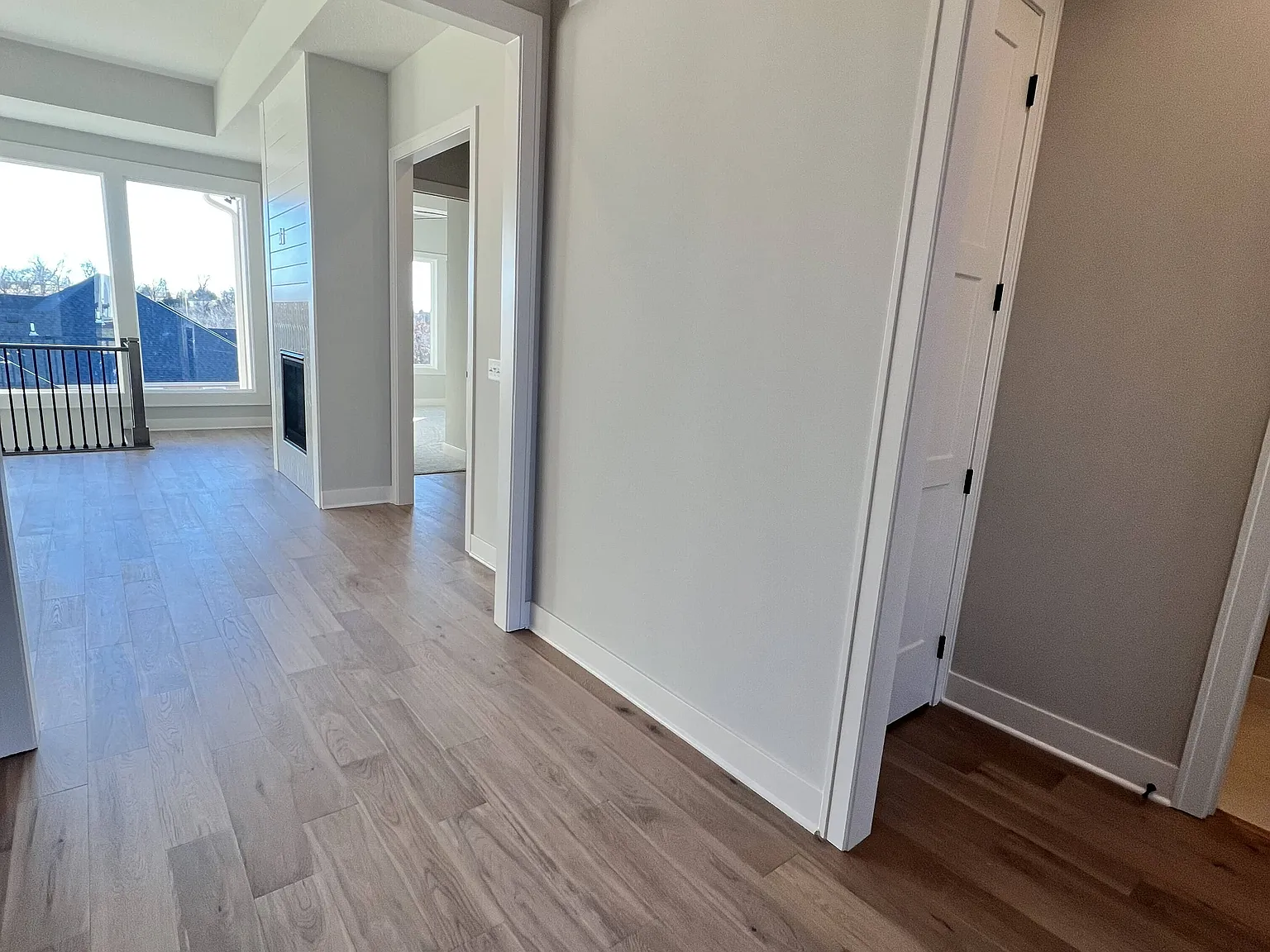 4 bed, 2541 sqft, $4,400 — Photo 2