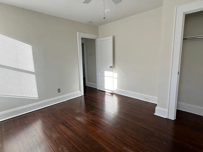 220 King St — Photo 6