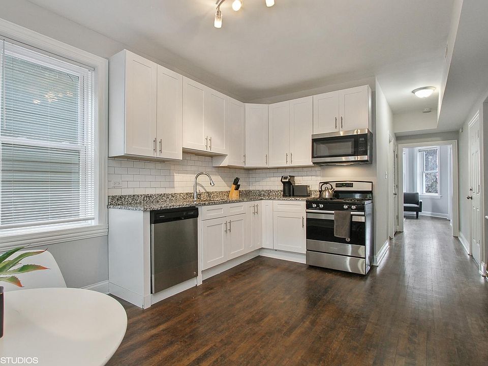1st image of 2855 N Avers Ave APT 3