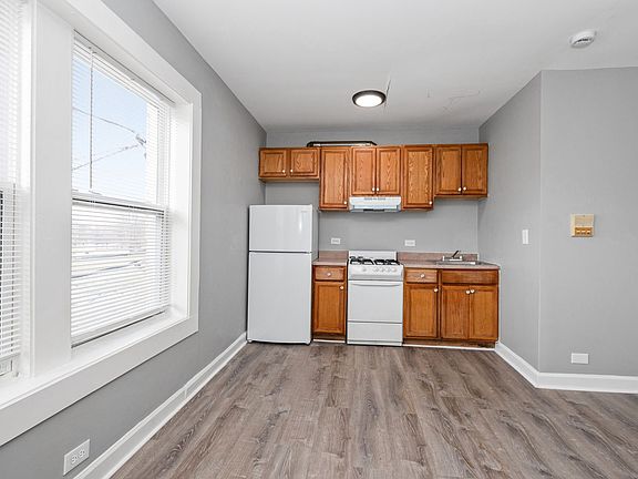 5th image of 4344 S Ellis Ave APT 212