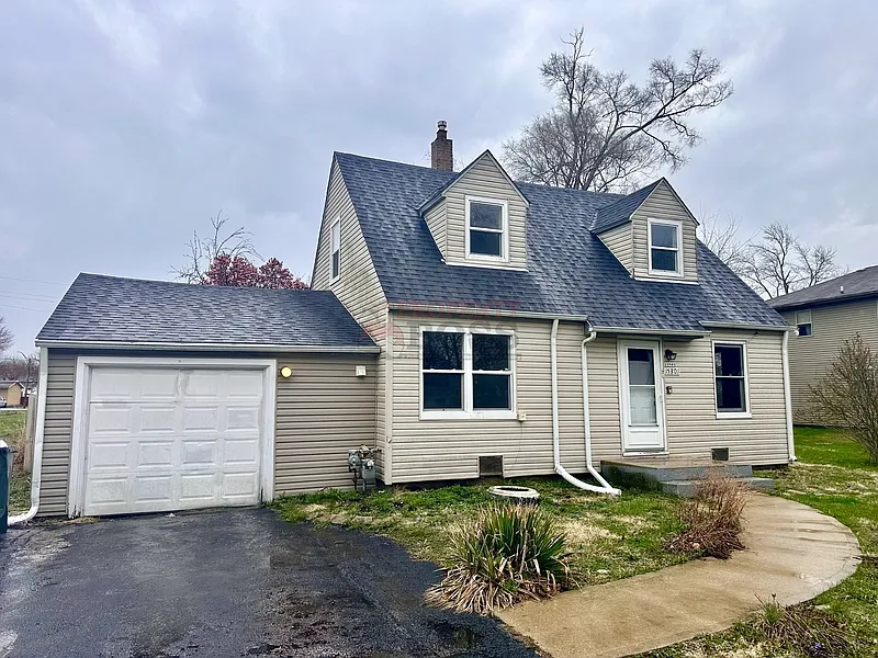 15801 Turner Ave photo 1