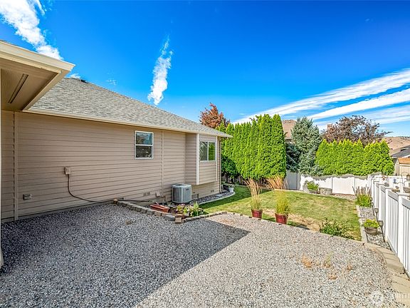 5th image of 1544 Harrington Lane