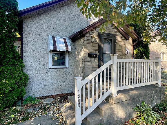 2nd image of 1309 Creve Coeur St