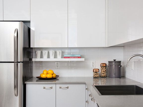 5th image of 42-15 Crescent St #4Q