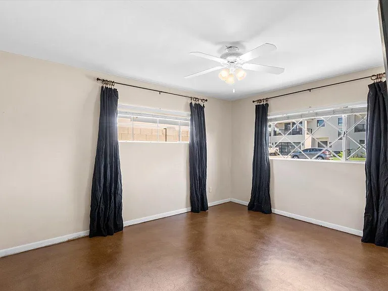 4320 E Clarendon Ave — Photo 20