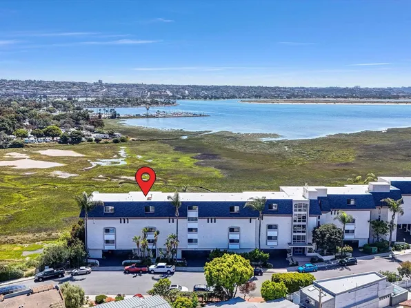 4013 Crown Point Dr Unit V4, San Diego, CA 92109