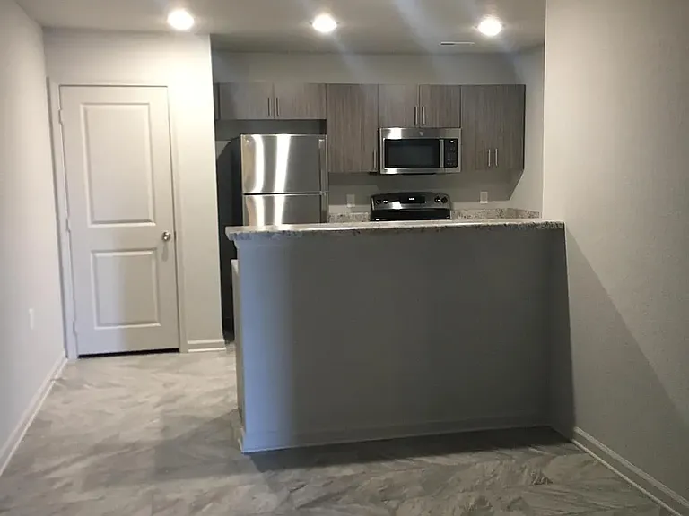 Glen Rock Hills Luxury Apartments — Photo 4
