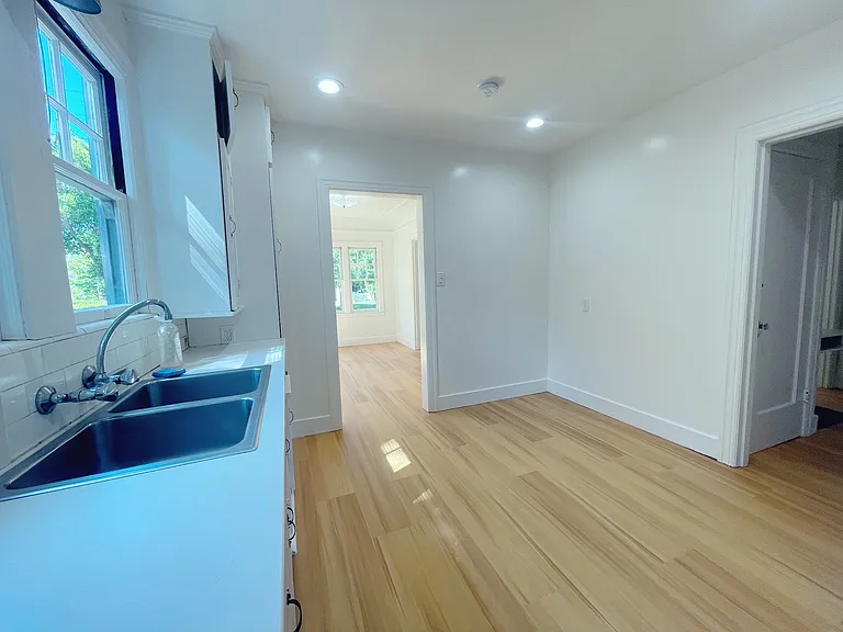 2351 Ramona St — Photo 10