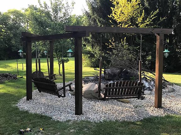 Fire pit w/swings