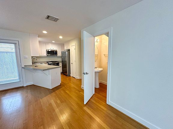 4th image of 5951 S Loop E Unit 43